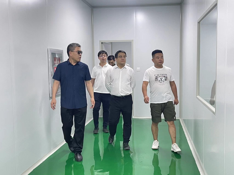 石嘴山市惠农区委副书记、区长马仲武 莅临宁夏兴康恒润农业科技发展有限公司指导工作