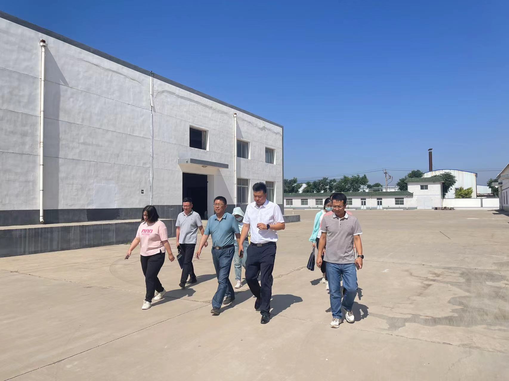 石嘴山市科技局领导莅临宁夏兴康恒润农业科技发展有限公司