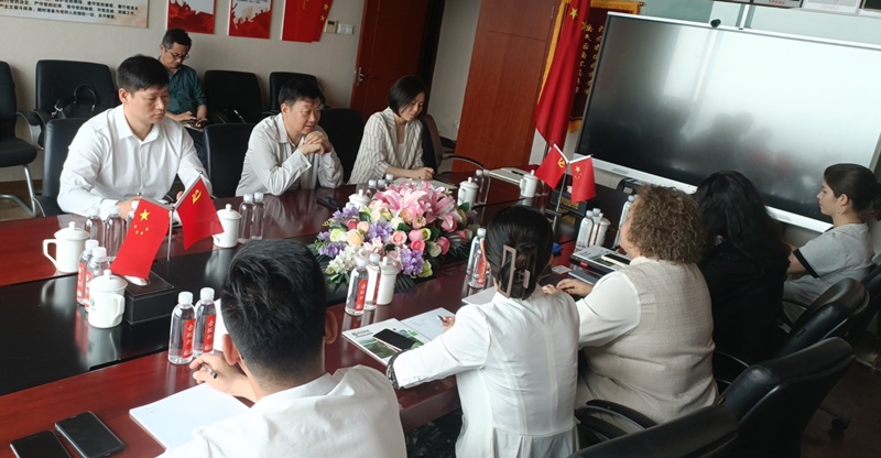 马来西亚清真认证专家林虹妗女士到访岳氏集团