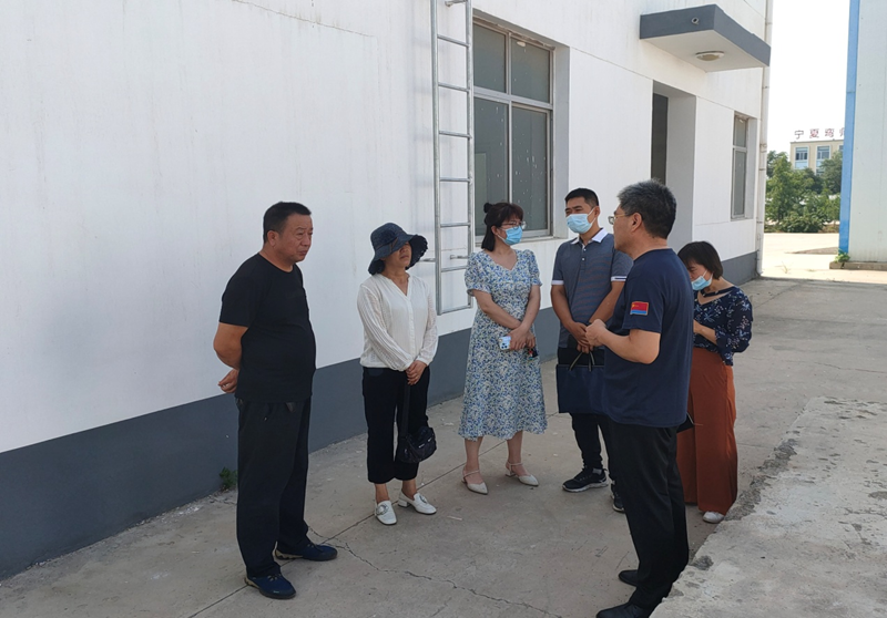 石嘴山市科技局副局长李艳敏一行莅临宁夏兴康恒润农业科技发展有限公司调研指导