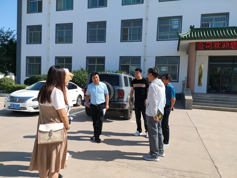 石嘴山市投资促进局副局长李刚一行莅临宁夏兴康恒润农业科技发展有限公司实地调研