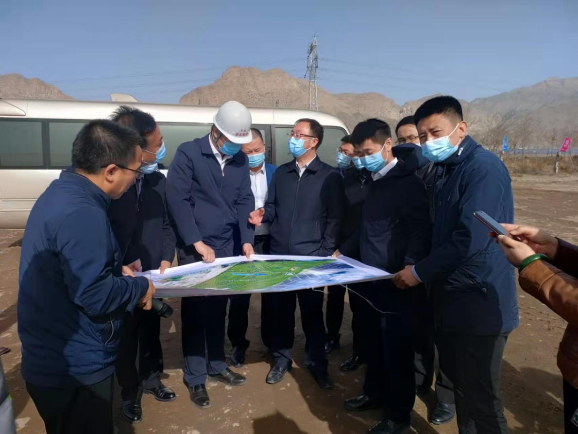 石嘴山市委书记王刚到宁夏兴康恒润农业科技发展有限公司项目基地视察