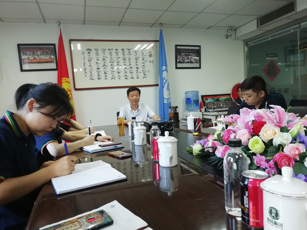岳氏集团召开上半年工作讲评会