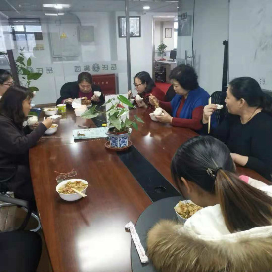 岳氏集团开展“情系冬日”送温暖活动