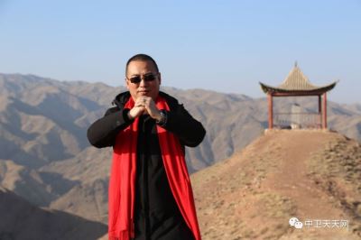 2019年1月1日，5位中卫青年企业家在寺口山上送祝福